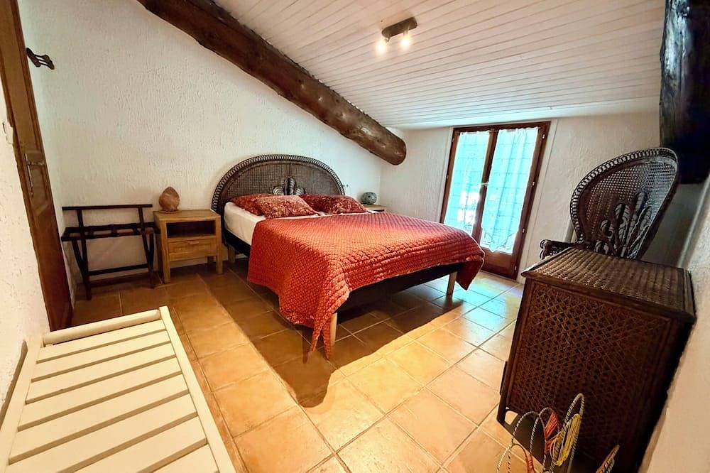 Appartement entier, Bambou – Gîte, bassin & spa in Forcalquier, Parc naturel régional du Luberon