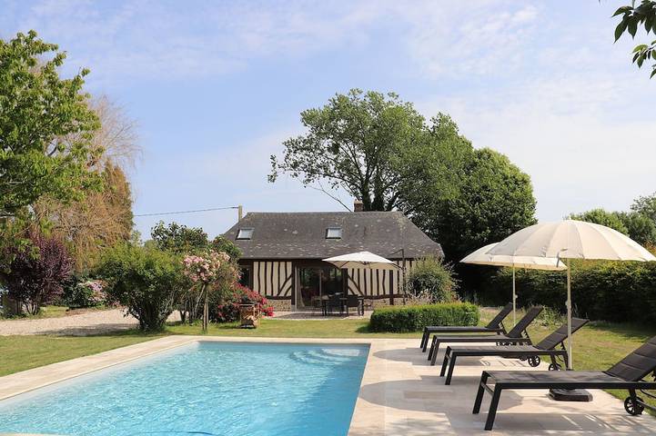 Gîte pour 8 personnes, avec Jardin à Beuzeville