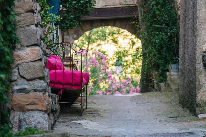 Location de vacances pour 2 personnes, avec vue ainsi que terrasse et piscine, animaux acceptés à Saint-Pierre-des-Champs - 4