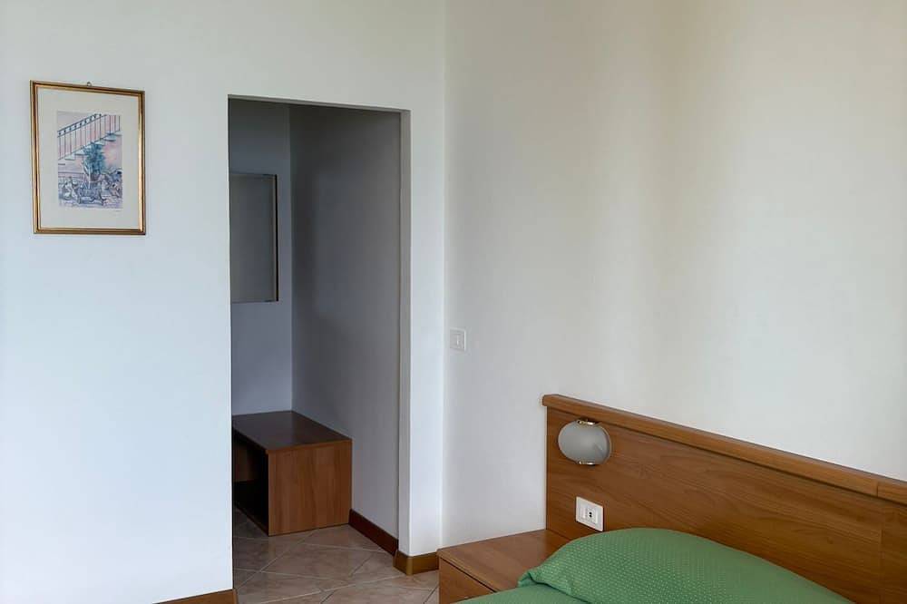 Appartement entier, Residence Villa Gianna Two-room apartment with lake view for 2 people in Limone sul Garda, Montagnes autour du lac de Garde