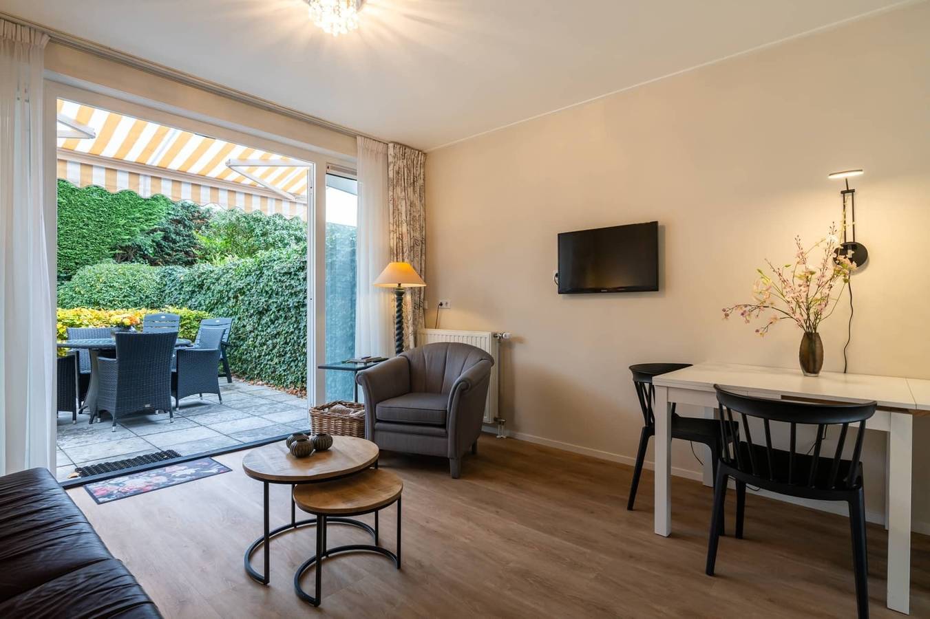 Cozy 3-person house, quietly located close to the beach and Mantelinge Domburg in Domburgo, Walcheren