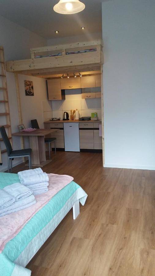 Ferienwohnung für 4 Personen, mit Ausblick in Neukölln Berlin - 2