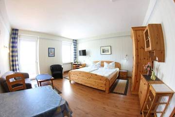 Ferienwohnung für 2 Personen, mit Balkon in Alf