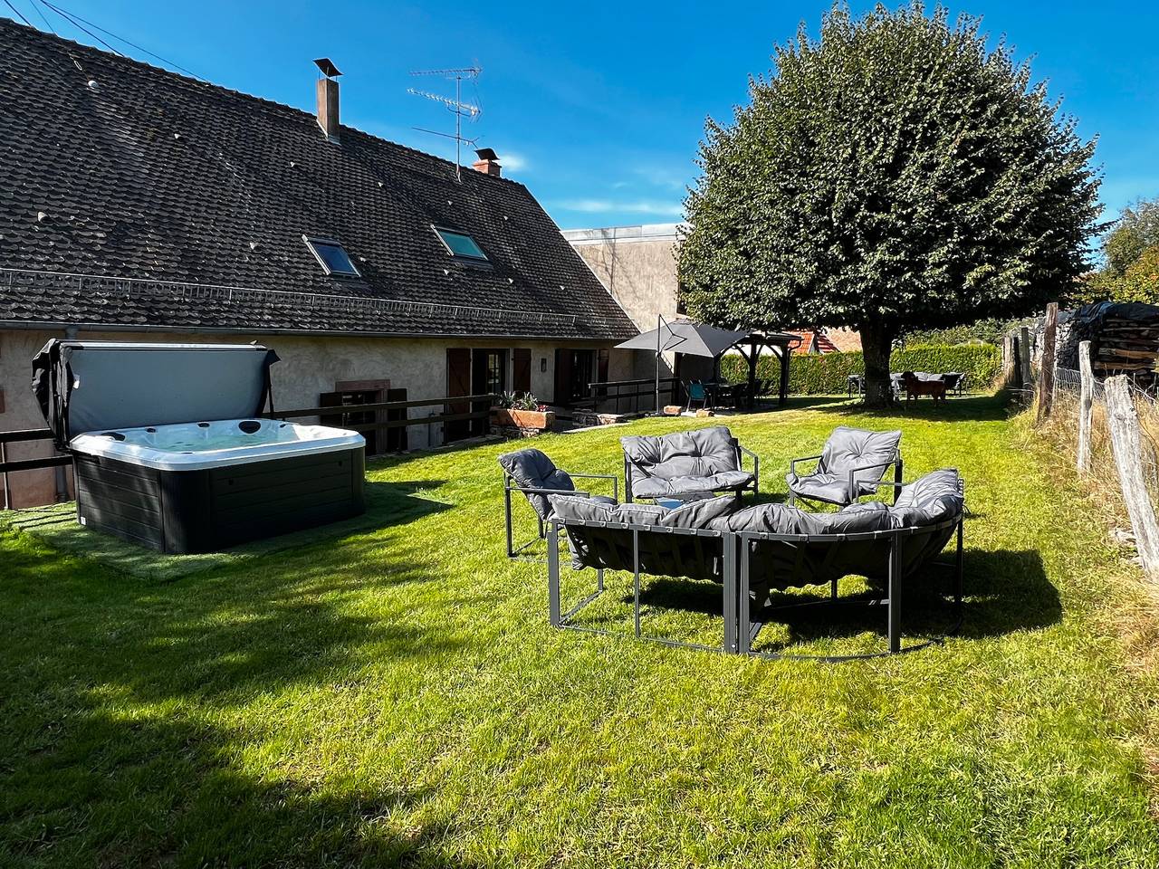 Holiday Home 'La Buissonnière' with Private Terrace, Private Garden and Wi-Fi in Erckartswiller, Saverne region