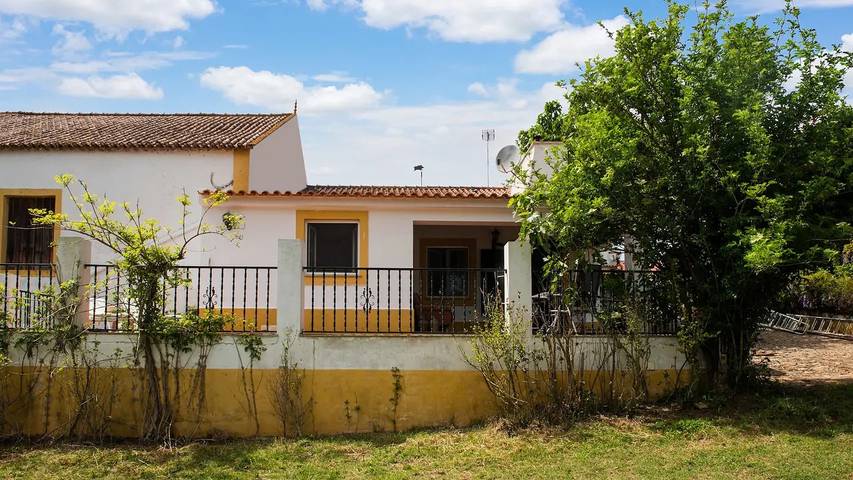 Fezenda para 5 pessoas, com piscina e jardim em Montemor-o-Novo