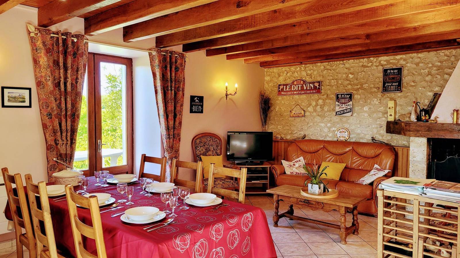 Gîte Le Breuil en Périgord in Salles-Lavalette, Charente