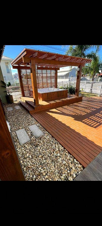 Casas e apartamentos de temporada para 10 pessoas, com jardim e jacuzzi e ainda terraço, com animais de estimação em Palhoça