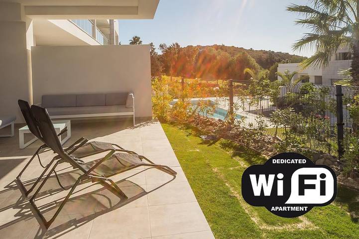 Chalet para 4 personas, con terraza además de jardín y piscina en Casares