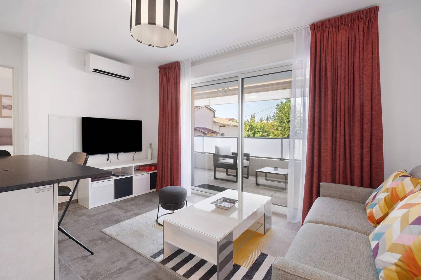 Appartamento intero, Appartamento T2 nuovo vicino al mare e al centro, terrazza privata, Wi-Fi, aria condizionata in Cagnes-sur-Mer, Costa mediterranea (Francia)