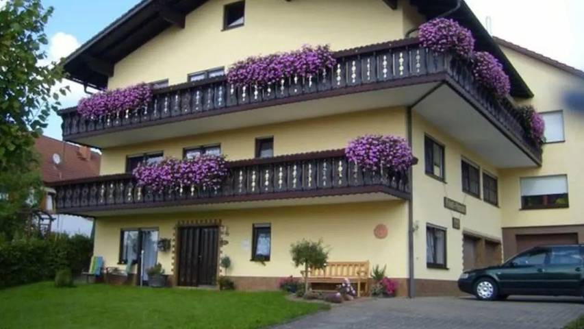 Ferienwohnung für 4 Personen, mit Garten in Oberzent