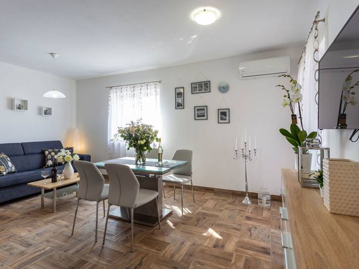 Ferienwohnung für 4 Personen, mit Balkon und Garten in Funtana - 4