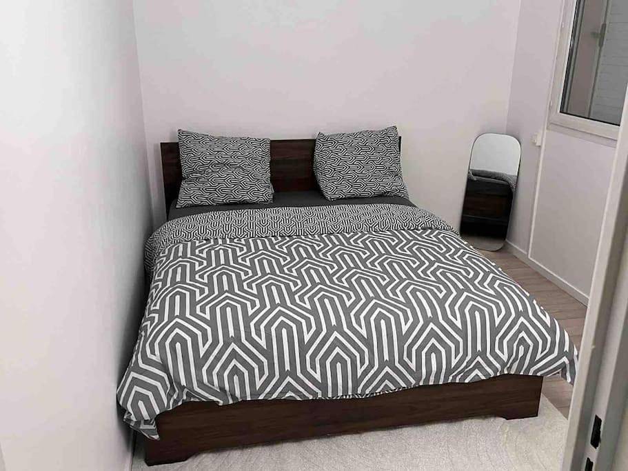 Appartement entier, Appart cosy rénové Terrasse & Jardin- 20 min Paris in Les Ulis, Essonne