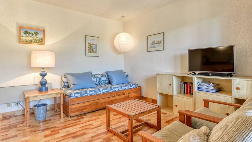 Gîte pour 4 personnes, avec jardin et bassin pour enfant dans Plage de La Roquille - 2