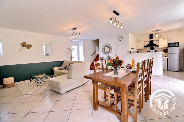 Gîte pour 6 personnes, avec jardin à Saint-Père-Marc-en-Poulet - 3
