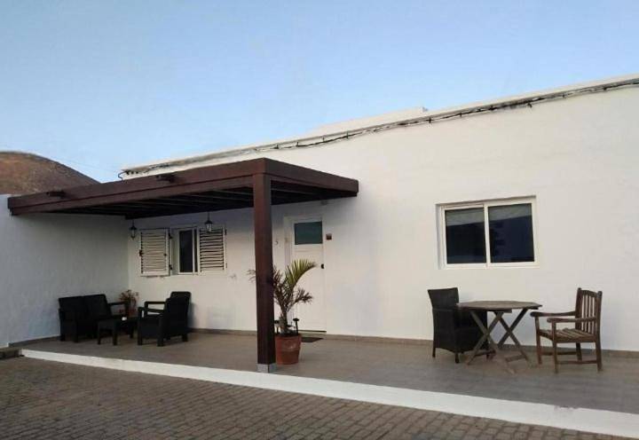 Ganze Wohnung, Apartment with Terrace in La Asomada, Tías
