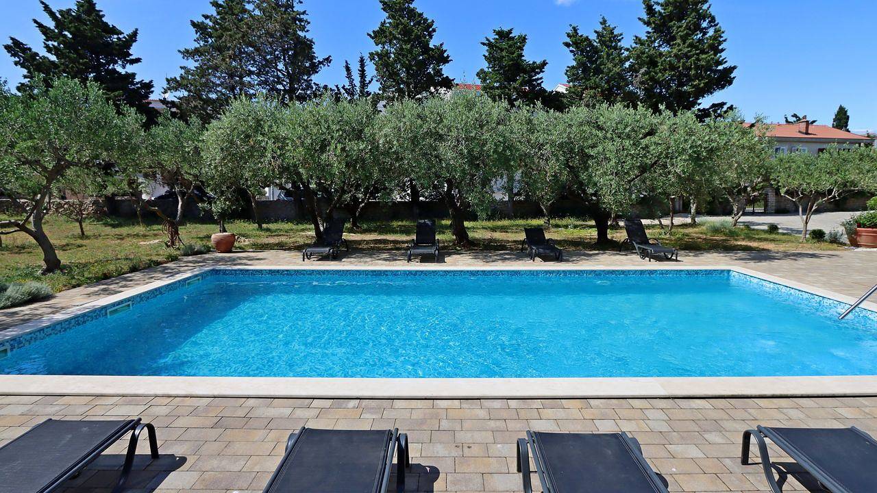 Entire vacation apartment, Vacation apartment for 4 people with pool in Novalja, Pag Island