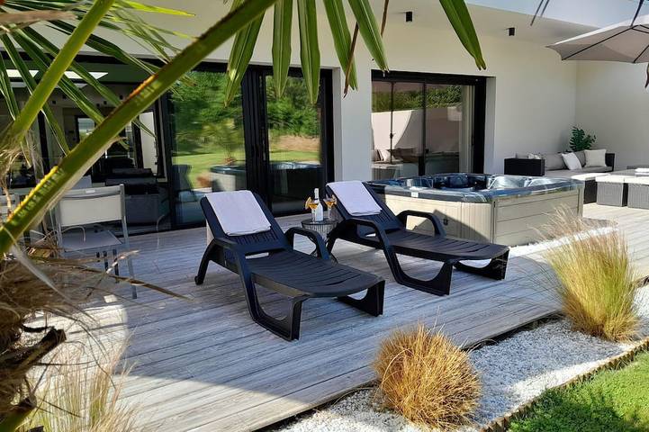 Villa für 6 Personen, mit Pool - 1