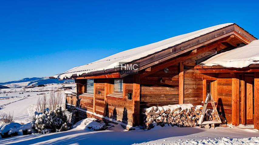 Chalet pour 10 personnes, avec Balcon ainsi que Jacuzzi et Terrasse à Bolquère