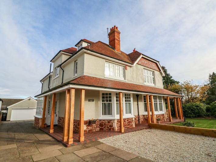 Cottage for 14 people, with Garden in Minehead