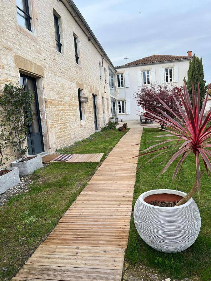 Maison de vacances pour 15 personnes, avec jacuzzi et jardin ainsi que piscine et terrasse, animaux acceptés - 1
