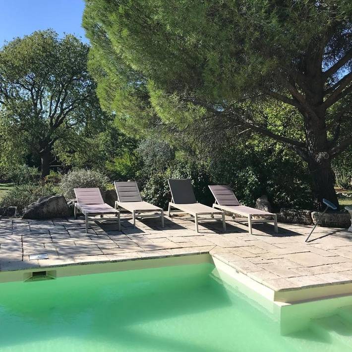 Location de vacances pour 2 personnes, avec piscine et jardin à Le Garn - 2