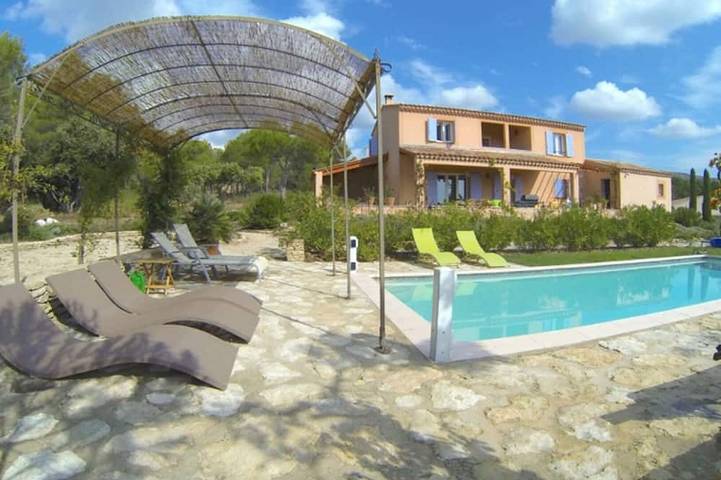 Villa für 8 Personen, mit Balkon und Garten sowie Pool - 1