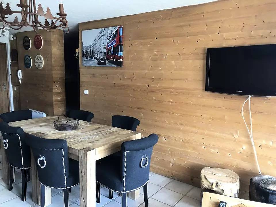 Entire apartment, Chalet Alpina Apt 03 in Huez, Écrins National Park