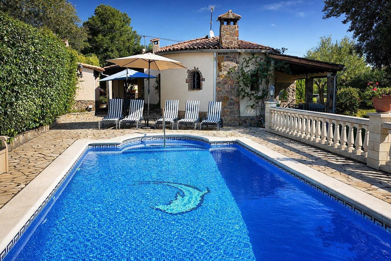 Villa Casa Marsa, nueva casa disponible con aire acondicionado y piscina in Cabanyes, Calonge