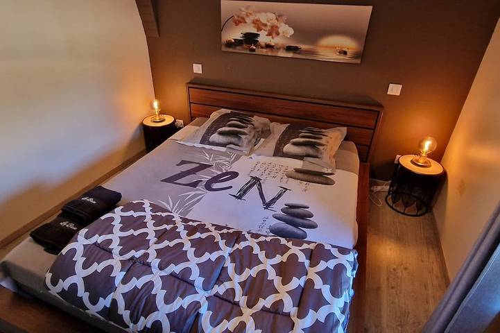 Gîte pour 6 personnes, avec terrasse à Rieutort-de-Randon - 2