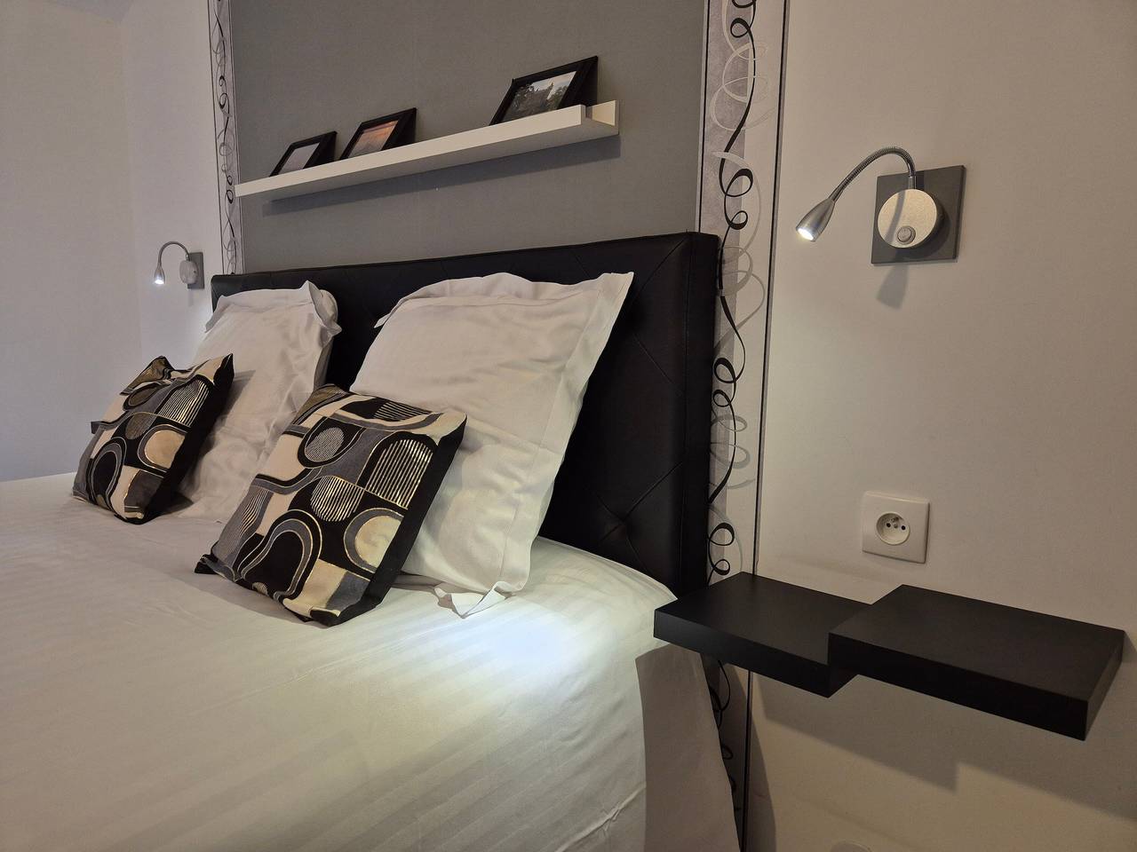 Chambre d’hôtes « Le Milan Noir - Chambre N°4 » avec terrasse, jardin partagés et Wi-Fi in Riols, Région de Béziers