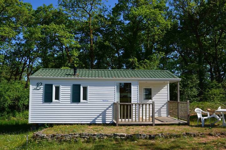 Location de vacances pour 5 personnes, avec Terrasse ainsi que Jardin et Piscine à Gabillou