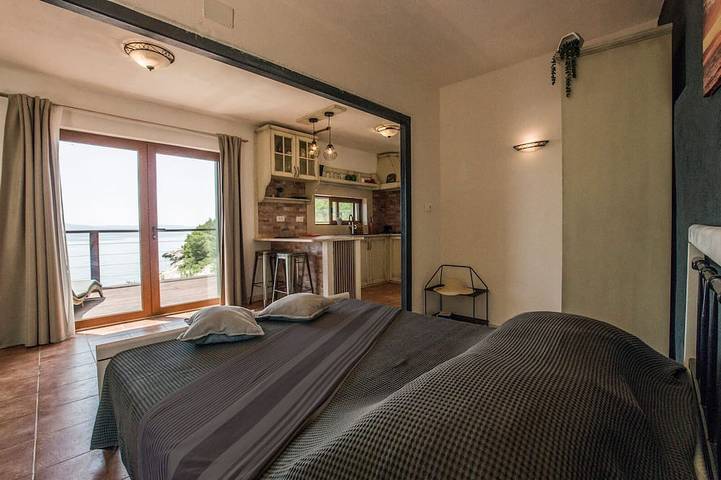 Location de vacances pour 2 personnes, avec balcon ainsi que jardin et jacuzzi en Croatie - 2