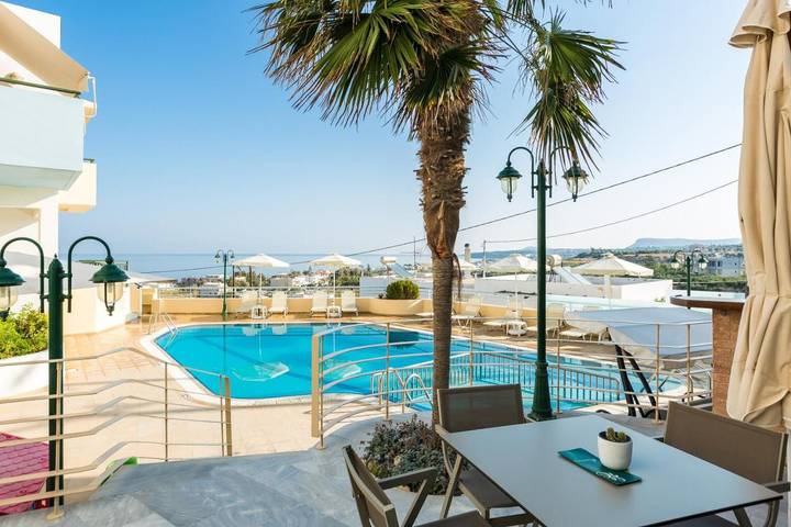 Appart’hôtel pour 5 personnes, avec vue ainsi que jardin et piscine