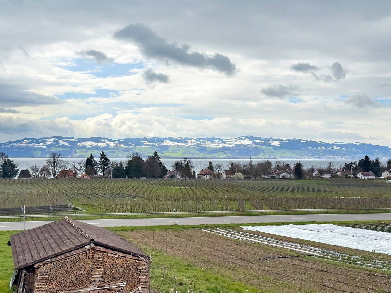 Ganze Wohnung, Ferienwohnung 2 Marschall" mit Gemeinschaftsgarten, Balkon und Wlan in Wasserburg (Bodensee), Bayerisch Schwaben