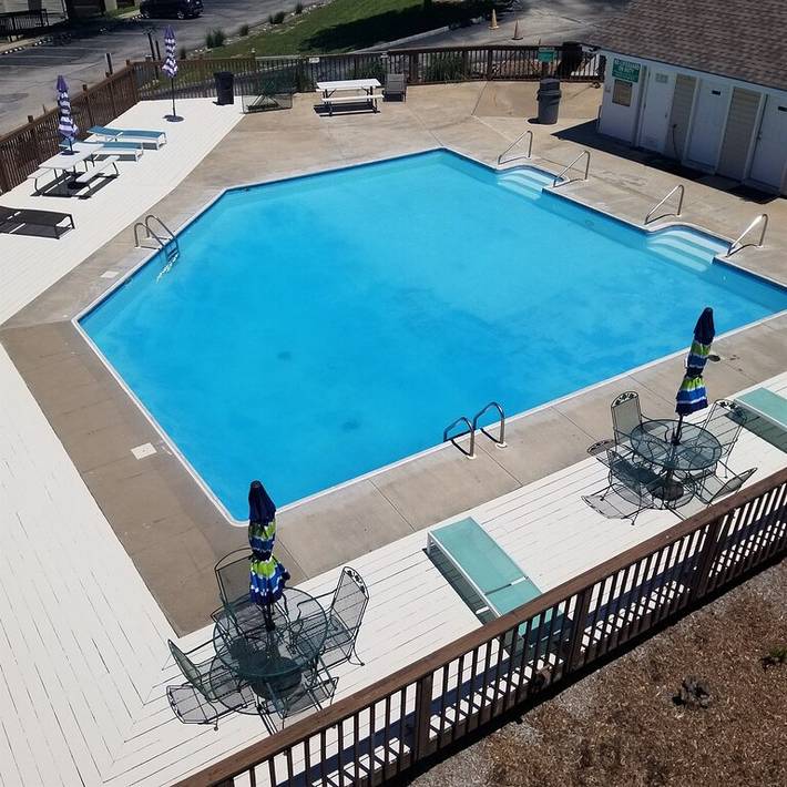 Vacation rental for 6 people, with terrace and pool, with pets in Table Rock Lake