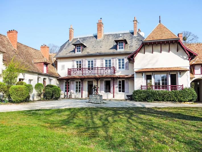 Location de vacances pour 15 personnes, avec Balcon ainsi que Terrasse et Jardin à Saint-Satur