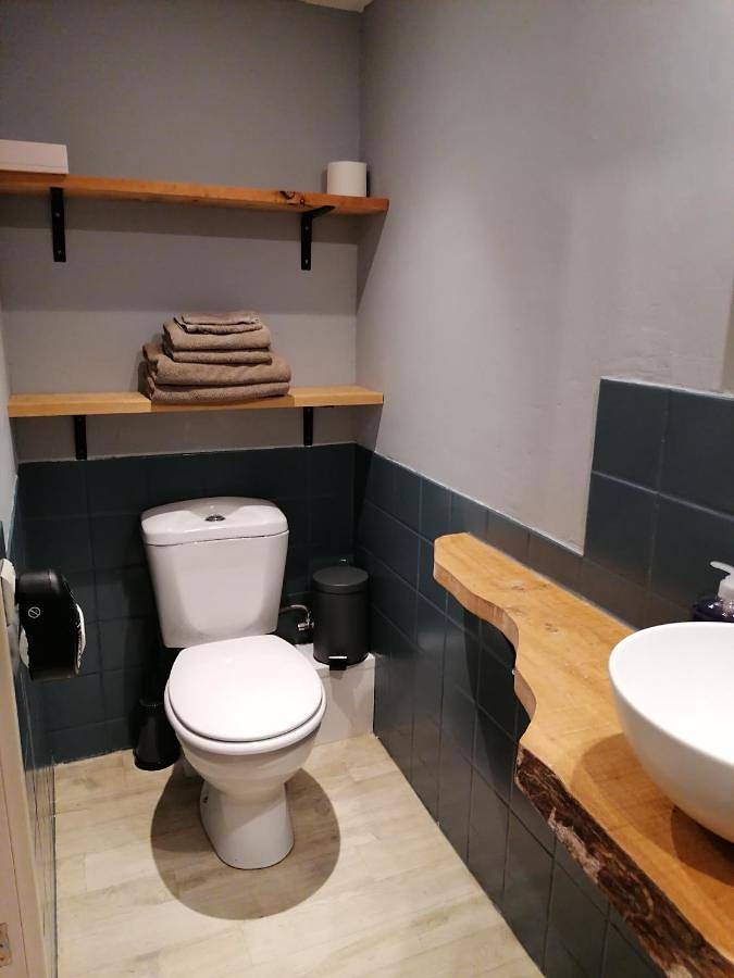 Location de vacances pour 2 personnes, avec vue ainsi que terrasse et jardin dans Mormont - 4