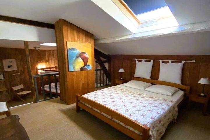 Location de vacances pour 8 personnes, avec jardin et terrasse à Saint-Amand-de-Coly - 4