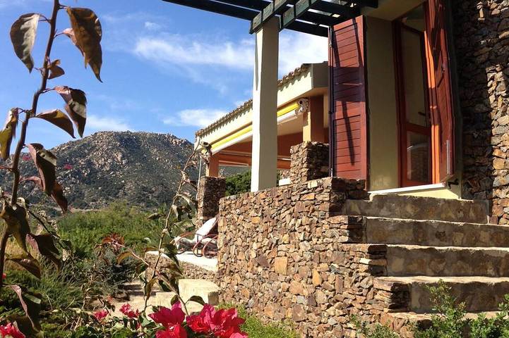 Villa pour 10 personnes, avec balcon ainsi que jardin et piscine, animaux acceptés à Villasimius - 3