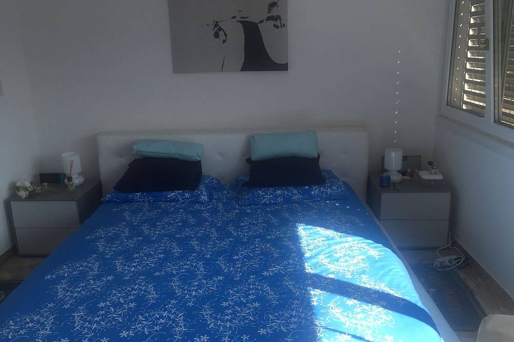 Ganze Wohnung, Fantastische hohe Wohnung in der Villa mit Seeblick in Caslano, Luganersee