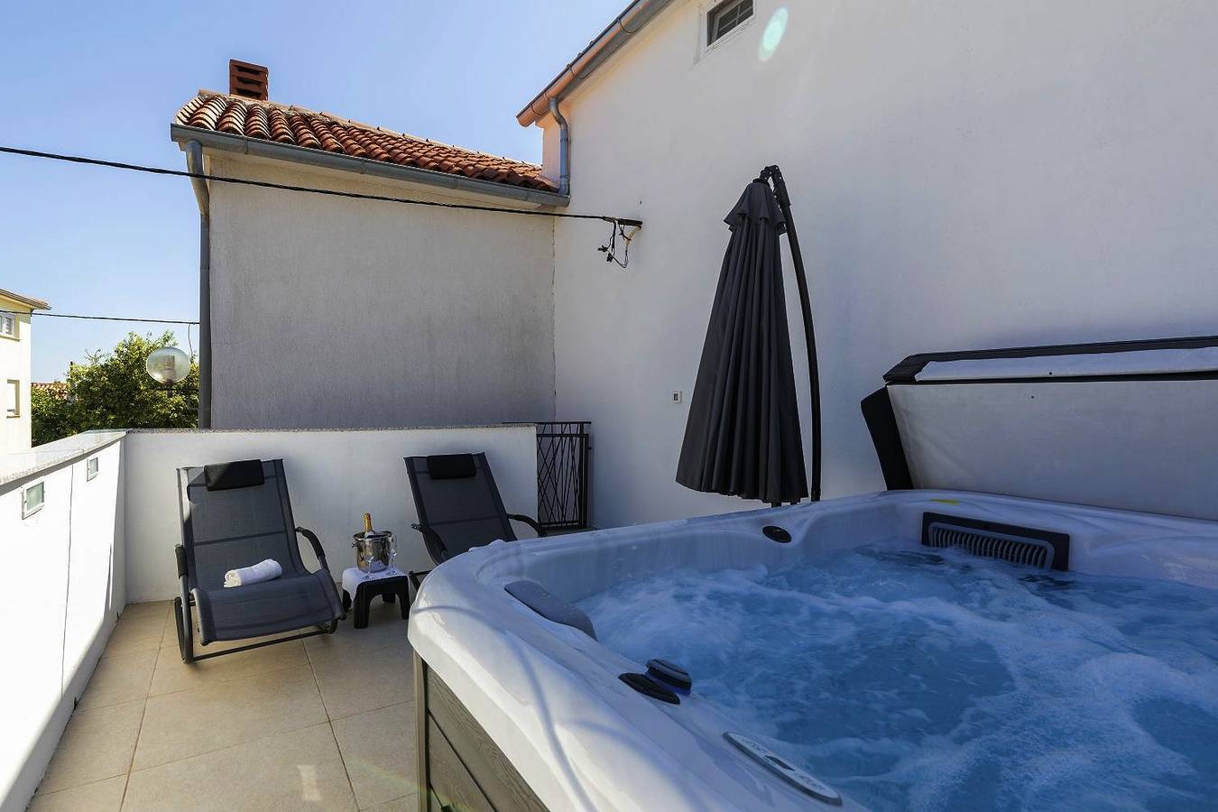 Ferienhaus mit Whirlpool 900 Meter zum Strand in Medulin Stadt, Medulin