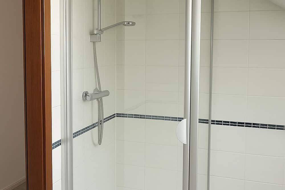 Ganze Wohnung, Monteurwohnung Oberhausen-Rheinhausen, Lönsweg 3, Dg in Oberhausen-Rheinhausen, Rheinebene