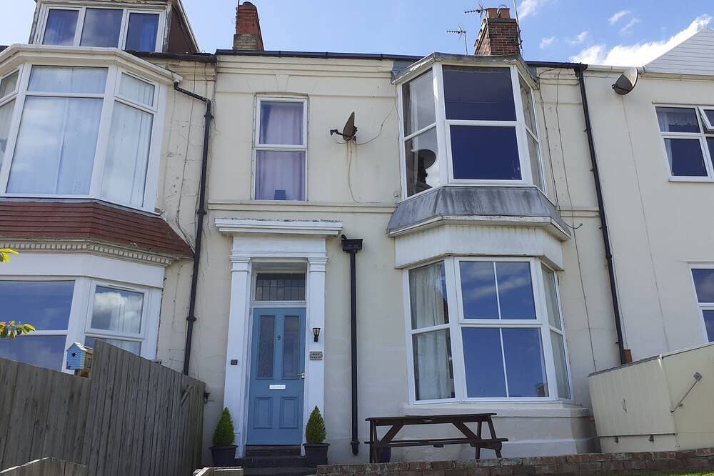 Sea Front Apartment, pet friendly, country holiday cottage in Hornsea in Hornsea, Östliches Yorkshire