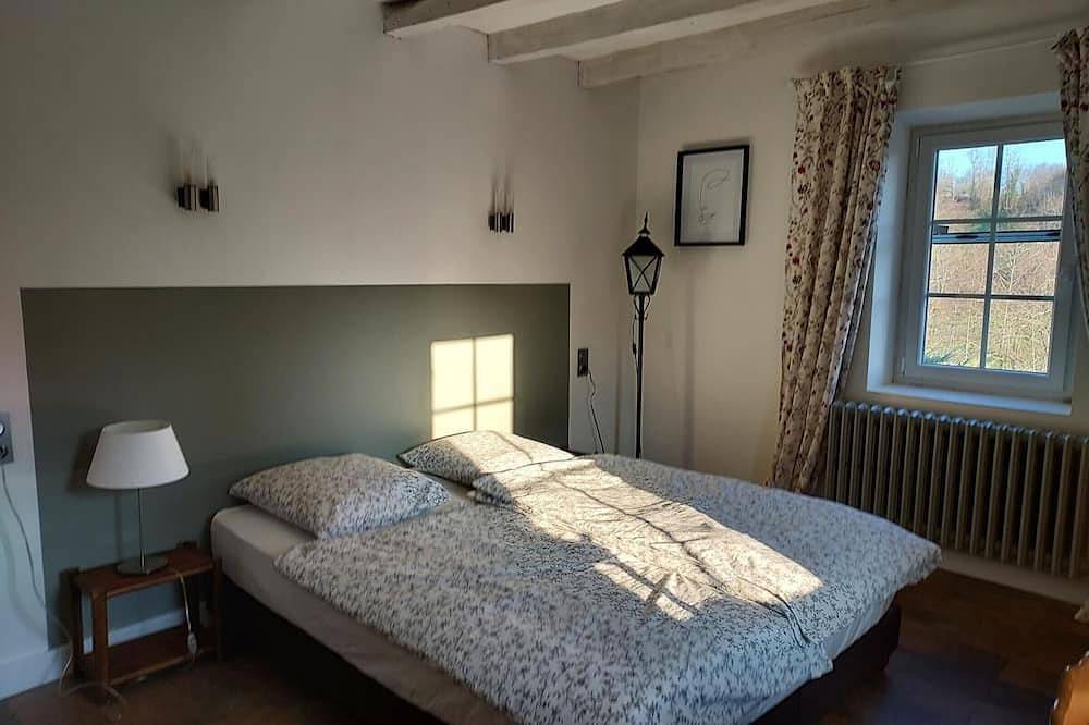 Maison avec Piscine Privée et Wifi en Dordogne in Maurens, Périgord Pourpre