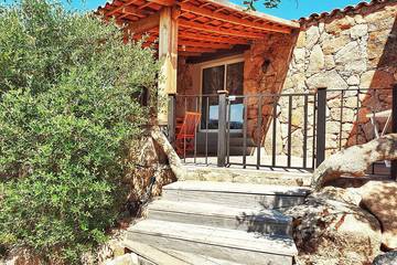 Gîte pour 4 personnes, avec terrasse dans Santa Giulia