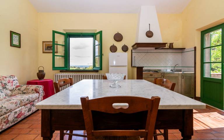 Apartamento vacacional entero, Apartamento de vacaciones para 4 personas con vistas al lago in Castiglione del Lago, Lago Trasimeno