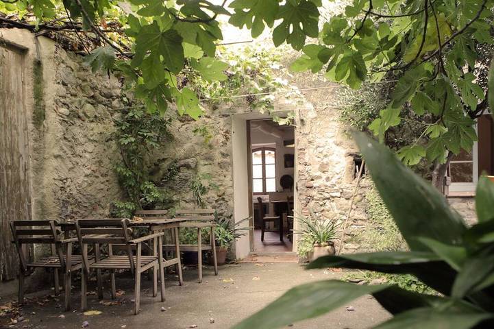 Location de vacances pour 4 personnes, avec jardin et terrasse, animaux acceptés dans Office De Tourisme De Laroque Des Alberes