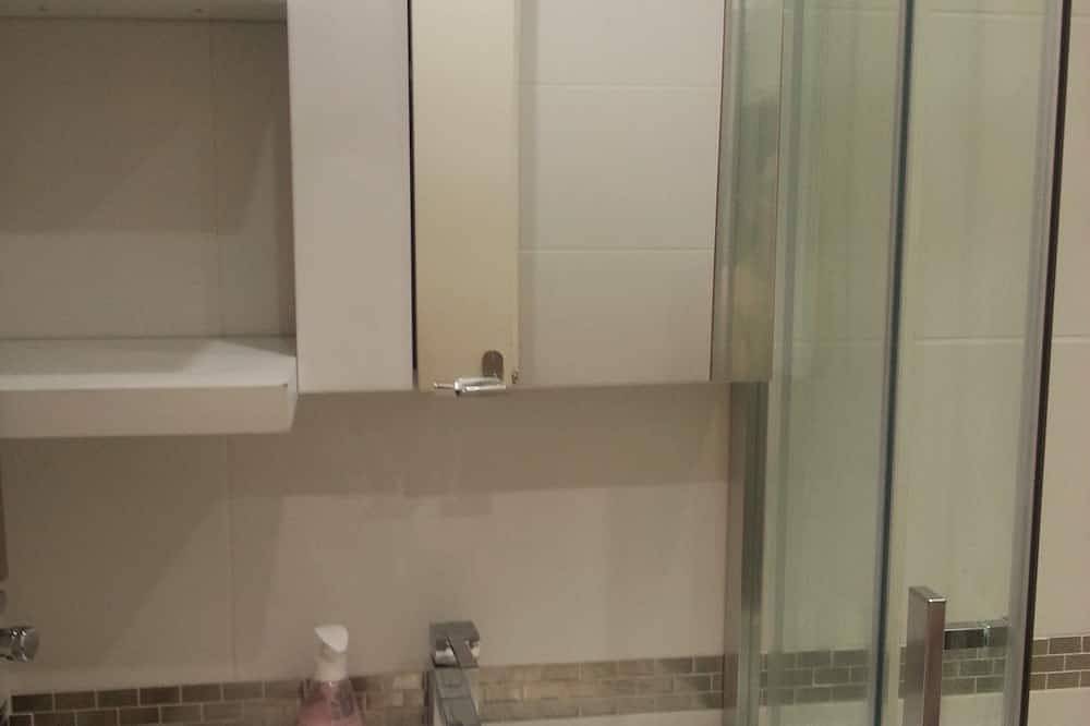 Entire apartment, Studio Bellevue in Clamart, Hauts-de-Seine