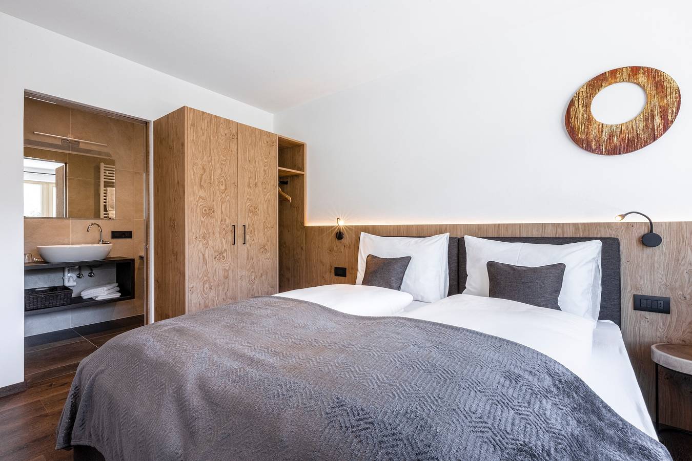 Ganze Wohnung, Moderne Ferienwohnung 'Ravison' mit Bergblick, Garten und Wlan in St. Ulrich in Gröden, Dolomiti Superski