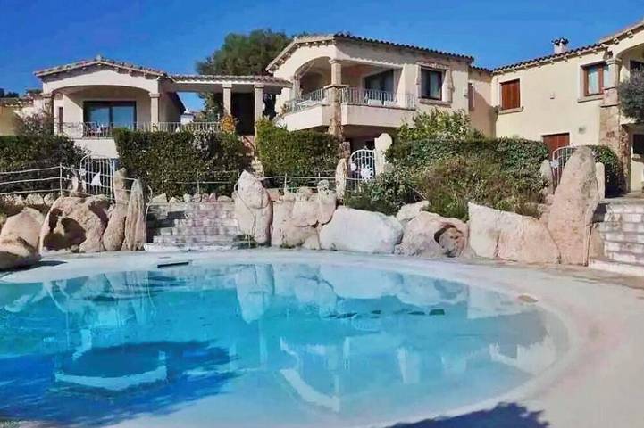 Villa per 12 persone, con piscina e terrazza a Pittulongu